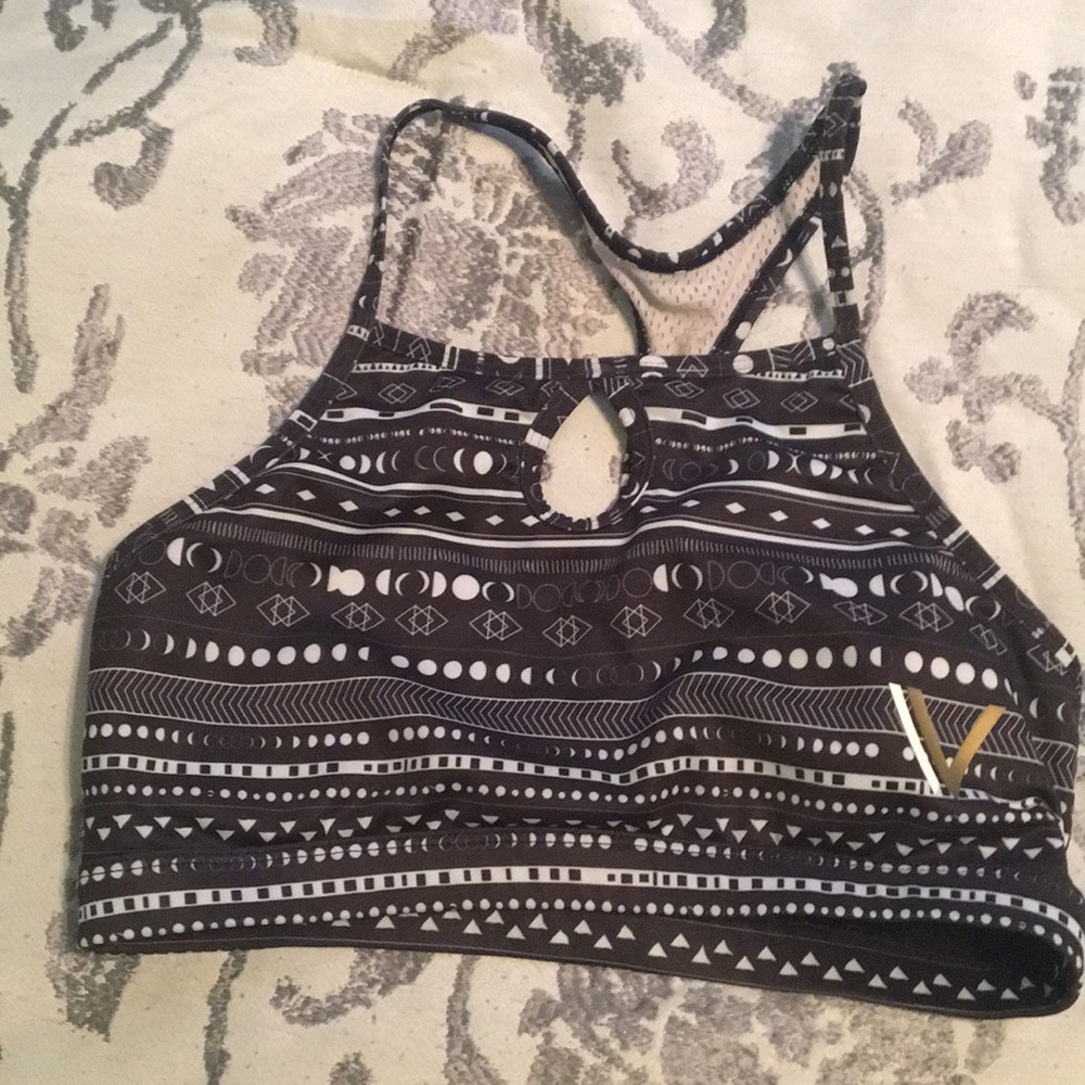 Black white vullsport bra